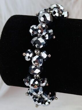 Pretty black, reflective stretch costume bracelet